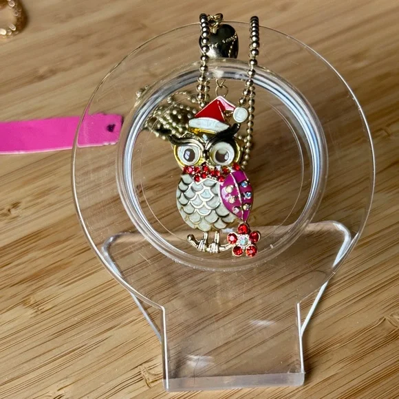Delightful Christmas Owl Pendant Necklace! - Picture 2 of 3